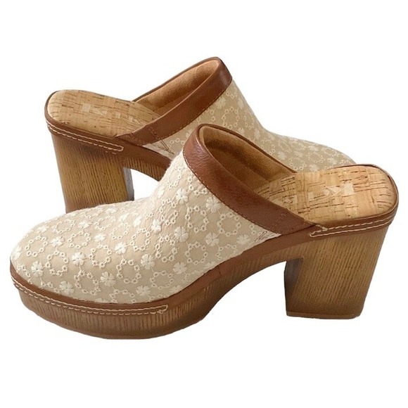 Korks Lori Congo Platform Embroidered Boho Heeled Clogs 6M Cream